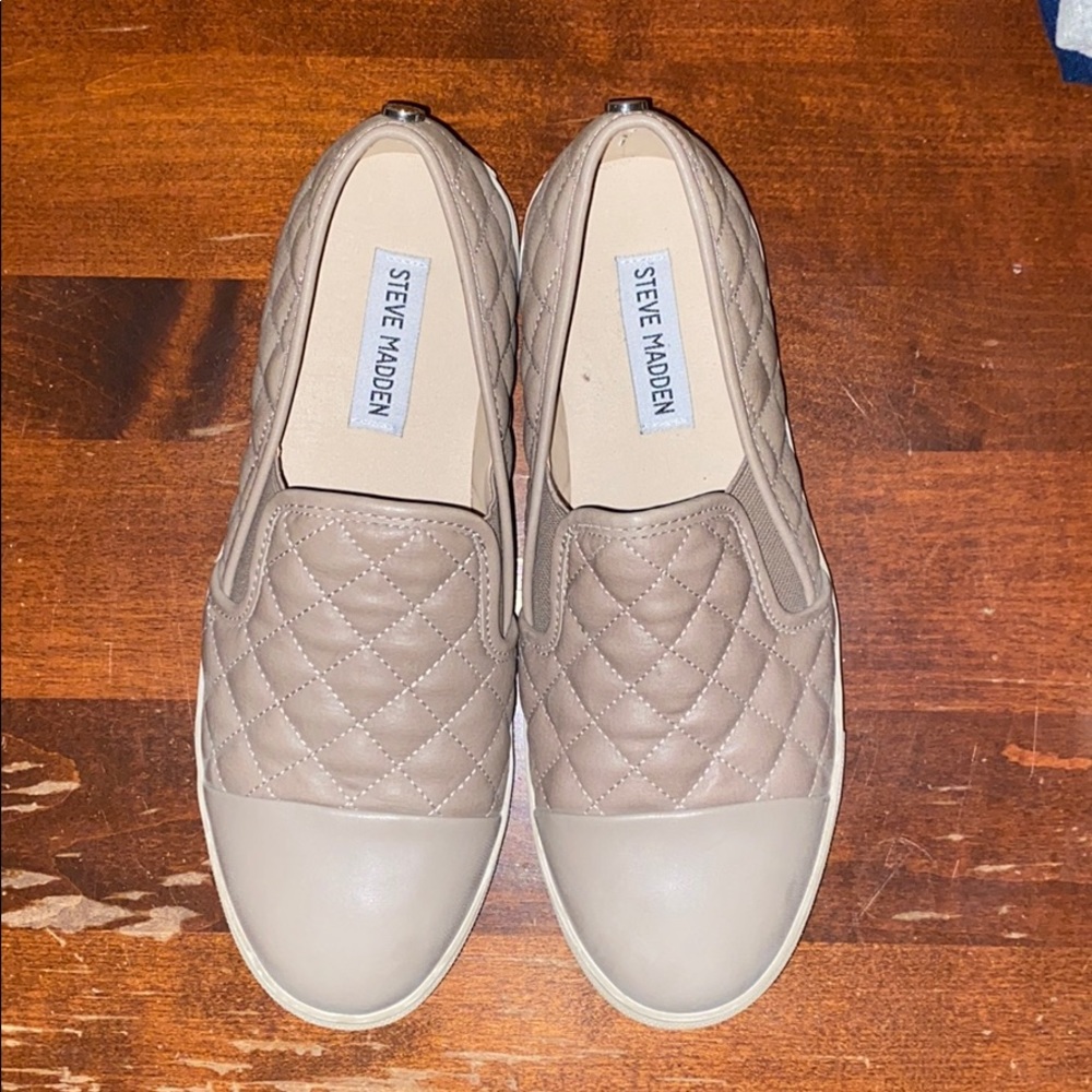 Steve Madden Taupe slip ons